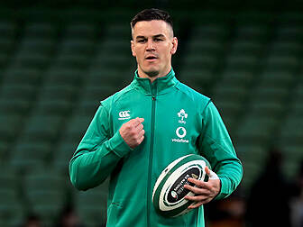 Farrell makes seven changes fo...
